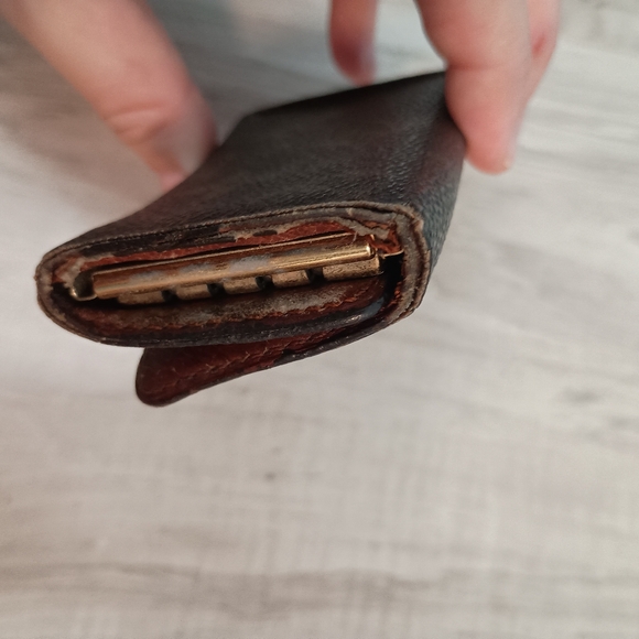 Louis Vuitton Key Case Monogram Beige Monogram Canvas - Picture 3 of 8